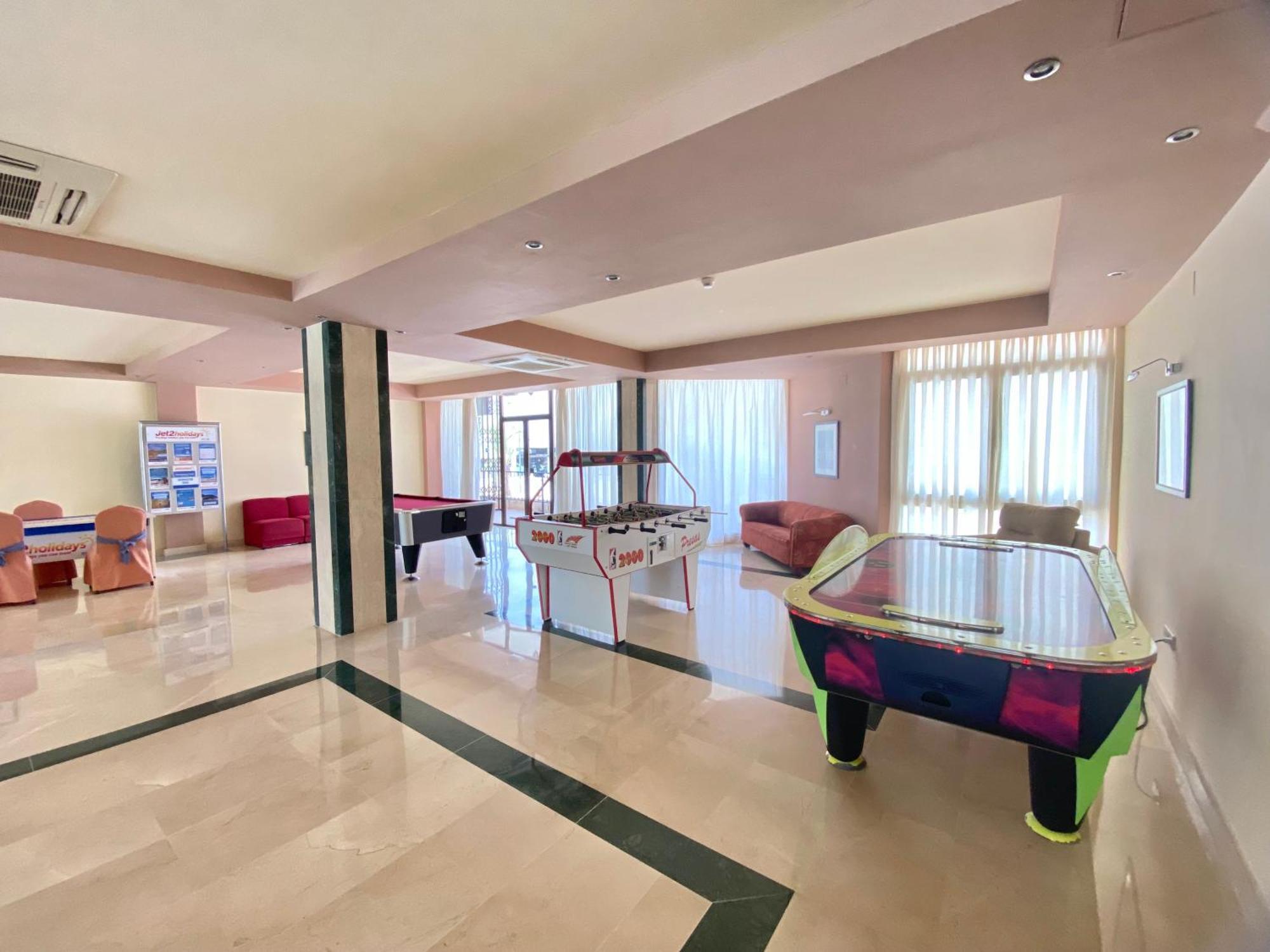 Apartamentos Ms Pepita 贝纳尔马德纳 外观 照片