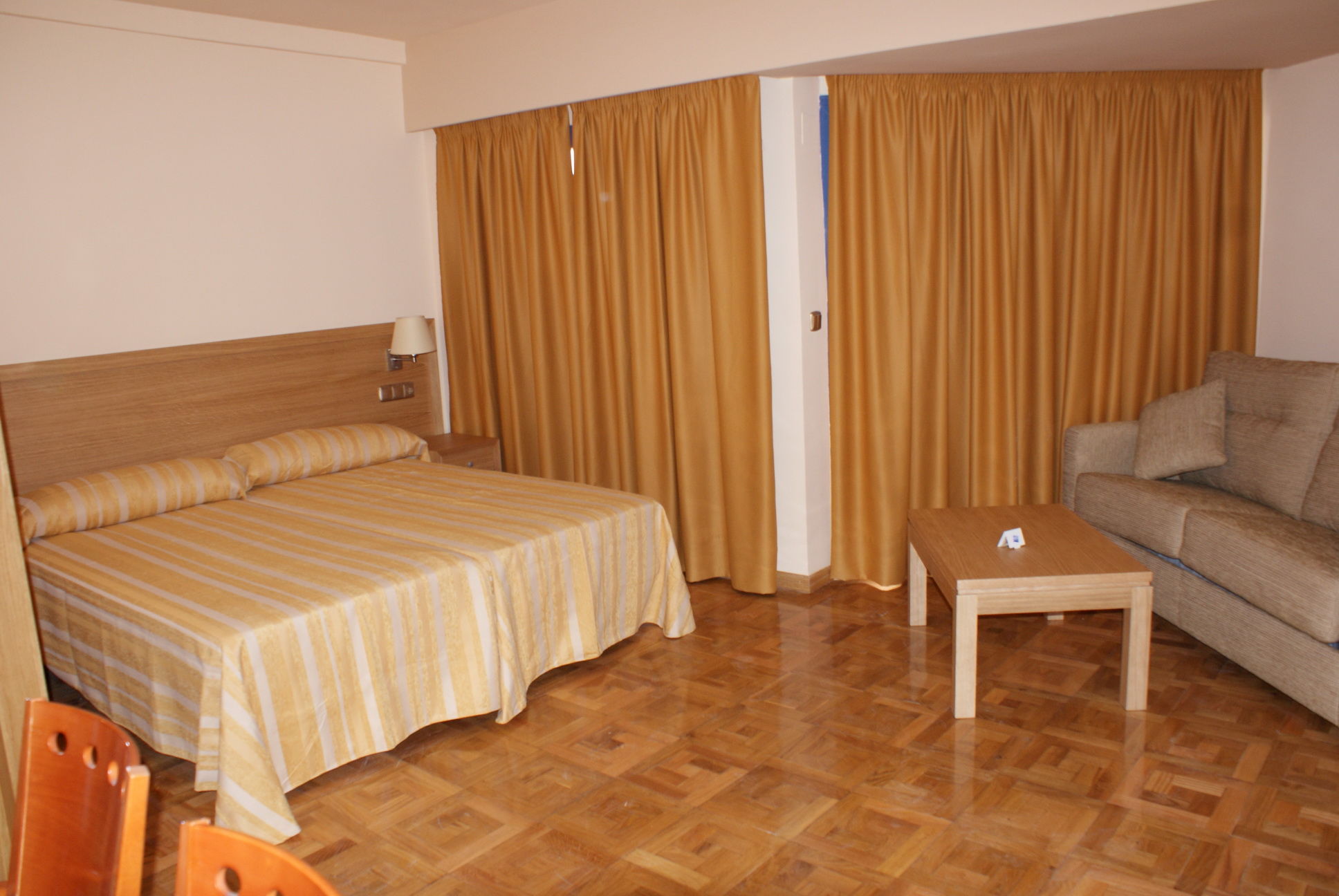 Apartamentos Ms Pepita 贝纳尔马德纳 外观 照片